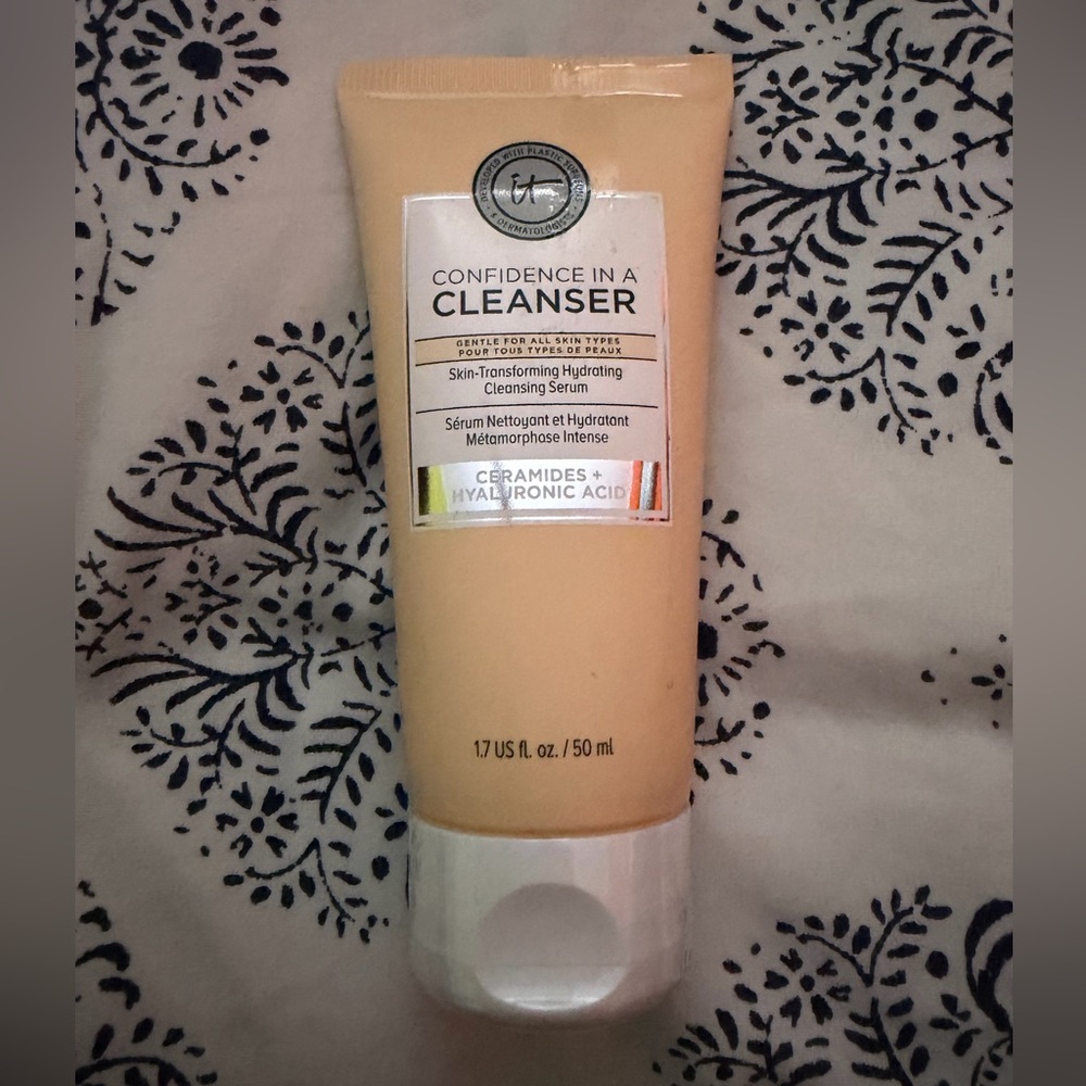NEW IT Cosmetics Confidence In A Cleanser